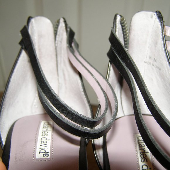 LIKE NEW Charles David 8.5 Leather Kitten Heels - Picture 9 of 10